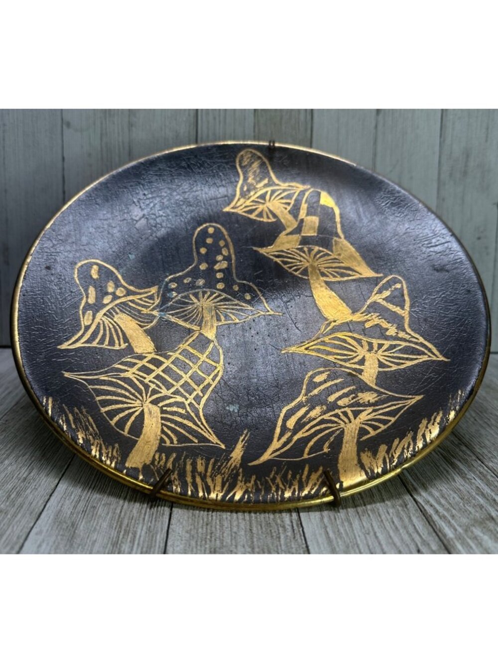 Vintage Holland Mold Decorative Plate Mushroom Wall Hanging Round 10" Diameter